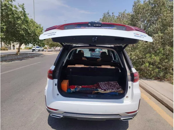Car image 28