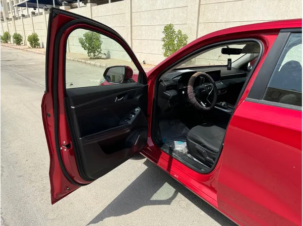 Car image 10