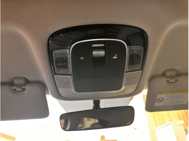 Car image 25