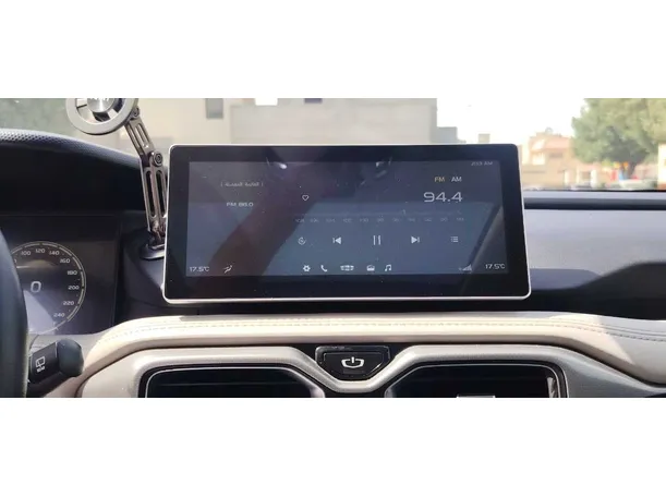 Car image 18