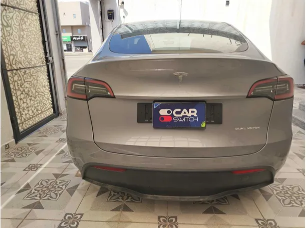 Car image 6