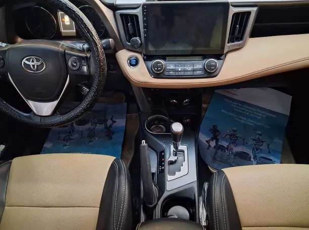 Car image 17