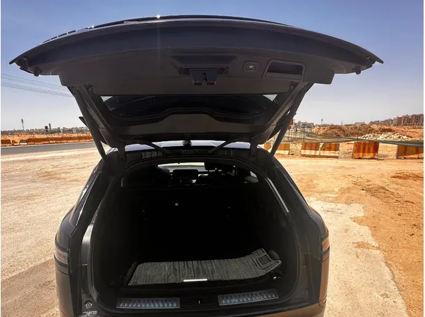Car image 22