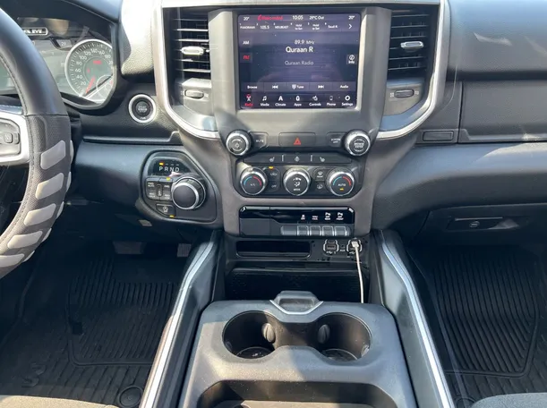 Car image 16