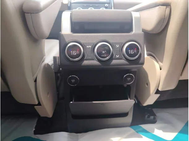 Car image 27