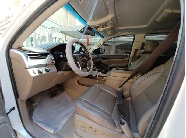 Car image 11