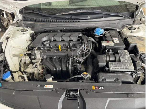 Car image 18