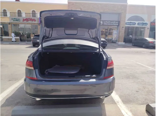Car image 23