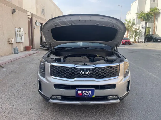 Car image 24
