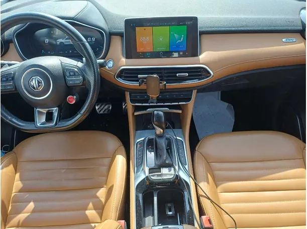 Car image 16
