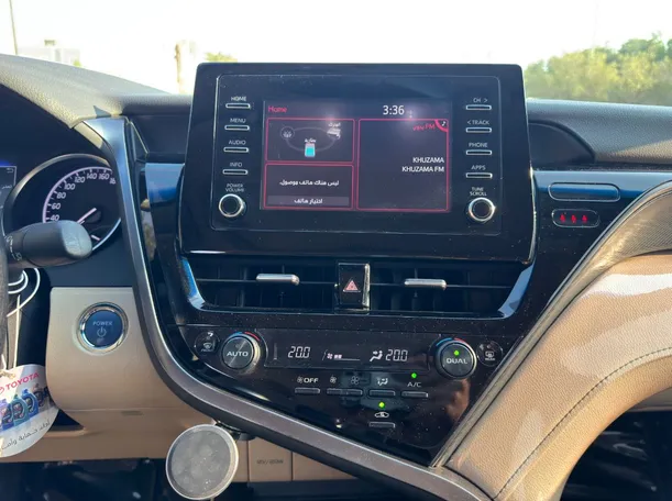 Car image 18