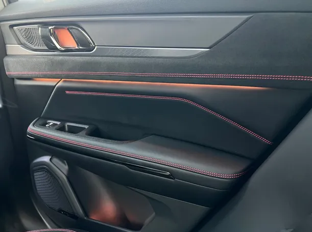 Car image 28
