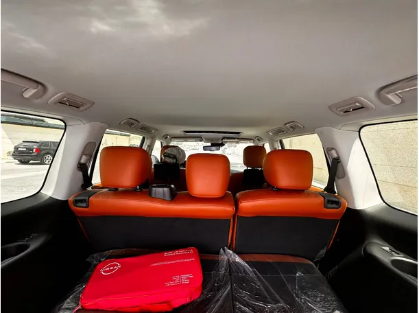 Car image 24