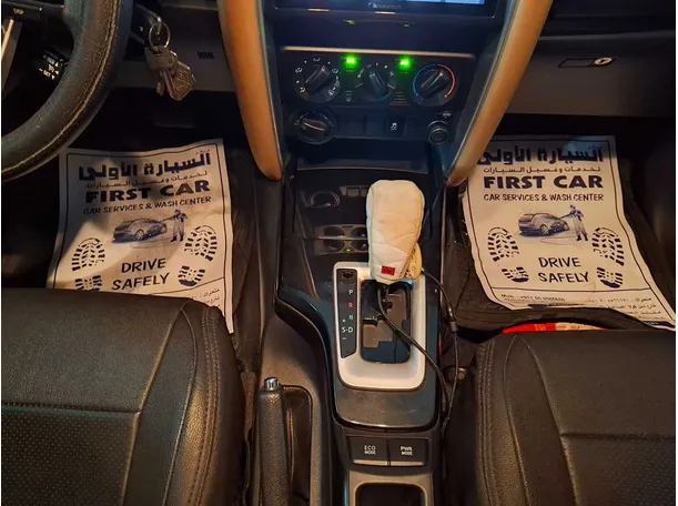 Car image 17