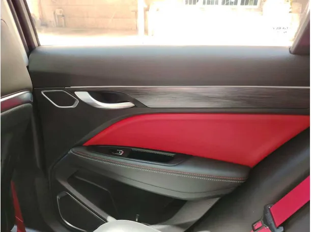 Car image 37