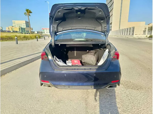 Car image 29
