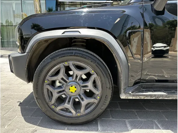 Car image 9