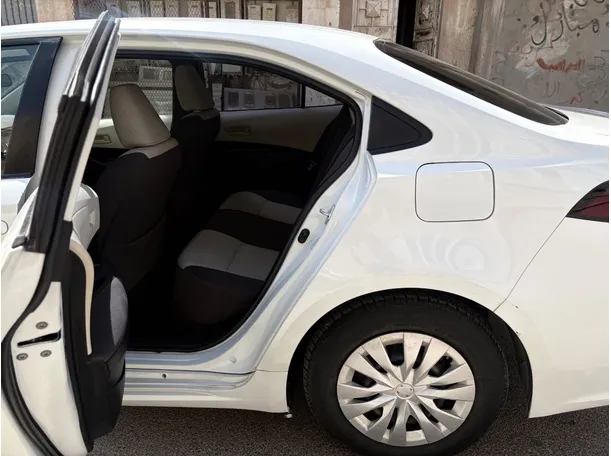 Car image 15