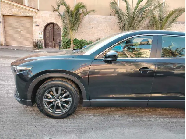 Car image 9