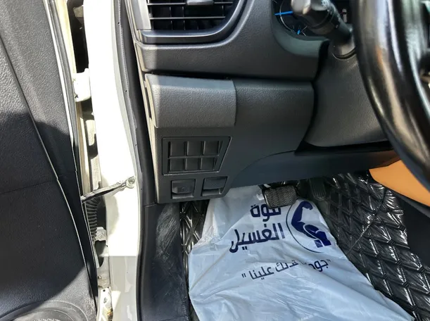 Car image 27