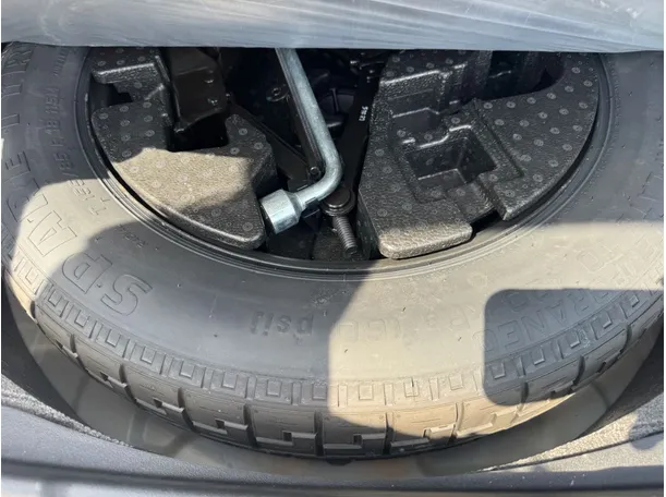 Car image 21