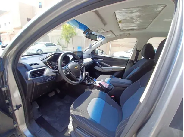 Car image 11