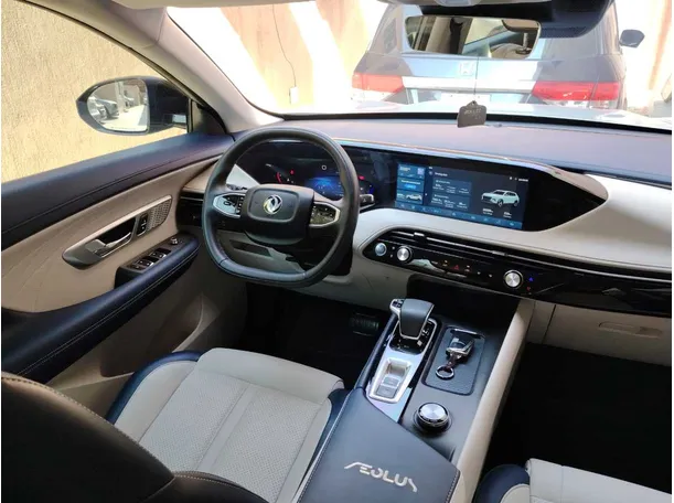 Car image 25