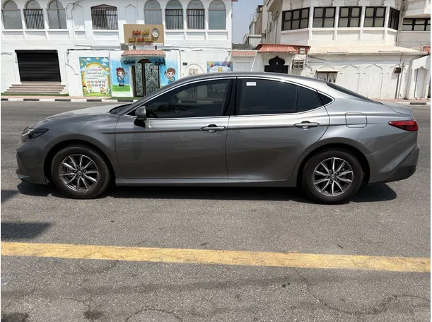 Car image 8