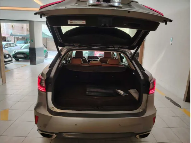 Car image 31