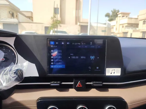 Car image 17