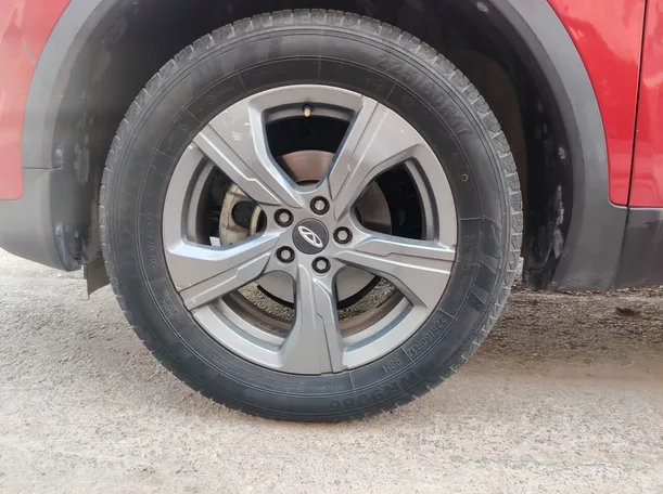 Car image 9