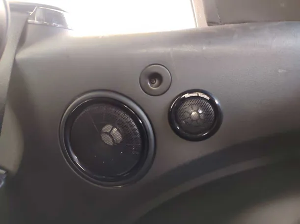 Car image 28