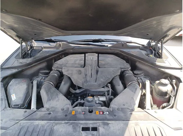 Car image 25
