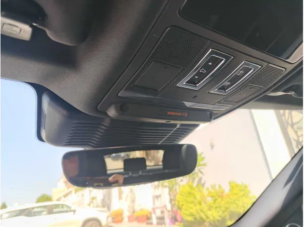 Car image 31
