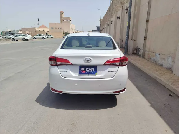 Car image 6