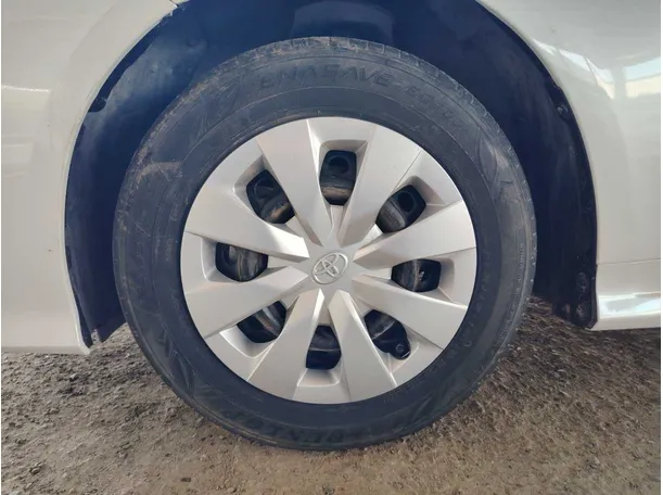 Car image 9