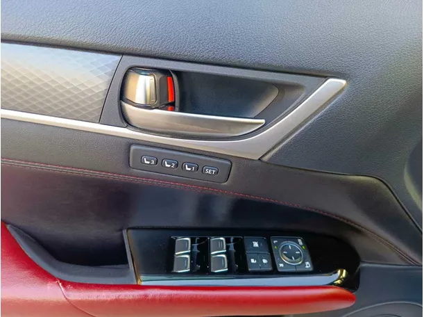 Car image 35