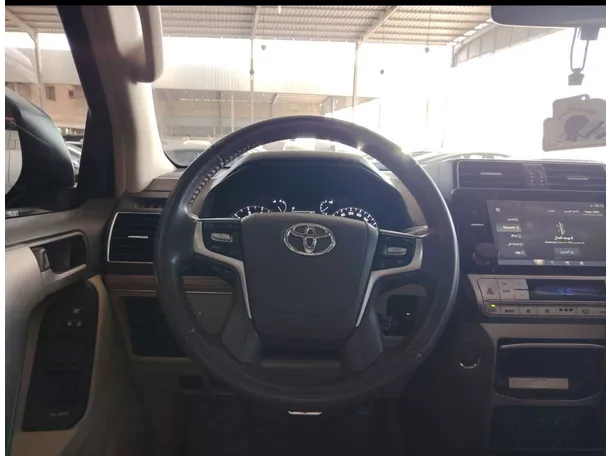 Car image 27