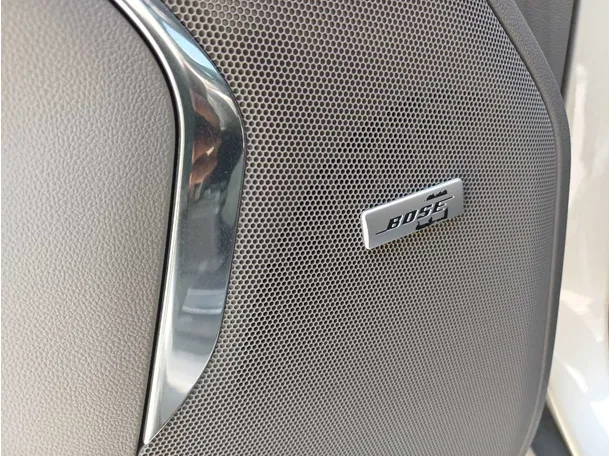 Car image 24