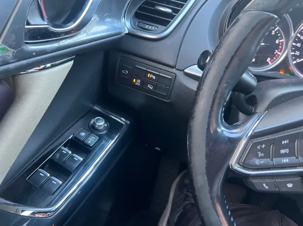 Car image 28