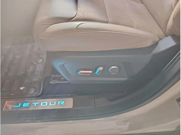 Car image 36