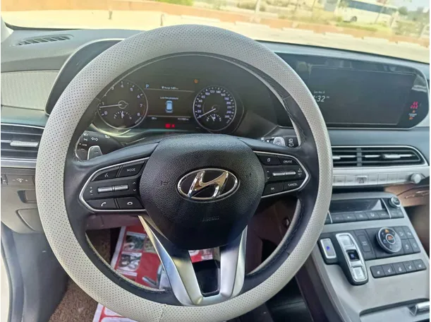 Car image 27