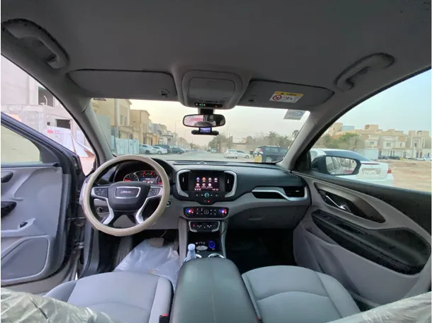 Car image 14