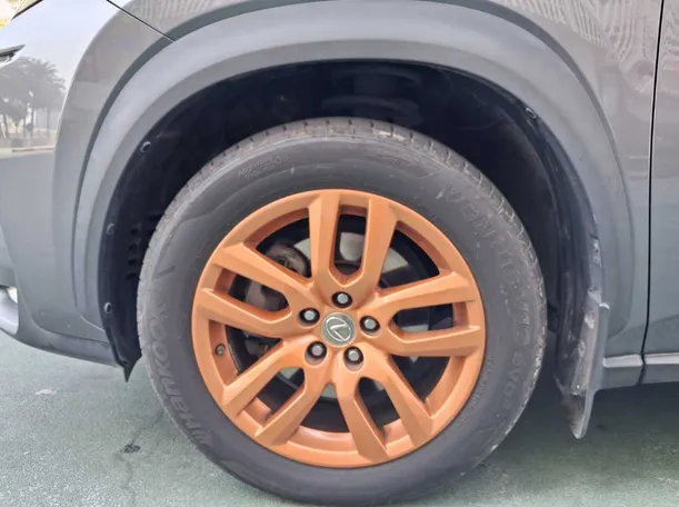 Car image 9