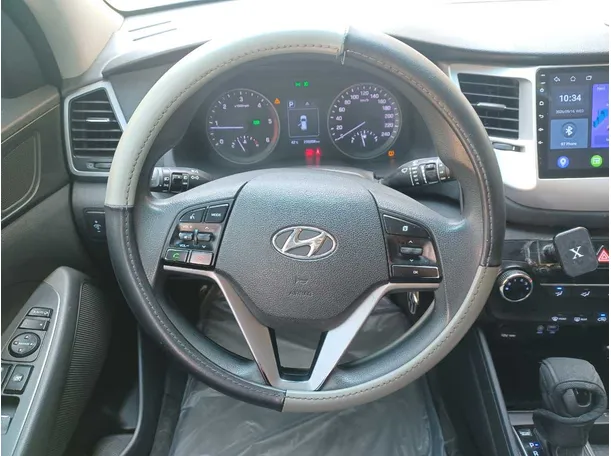 Car image 16