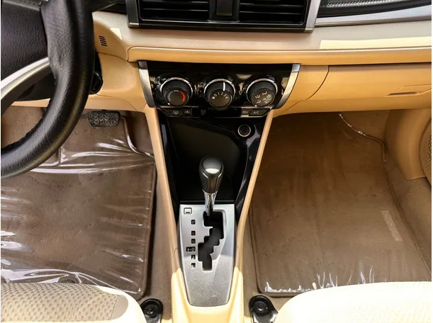 Car image 16