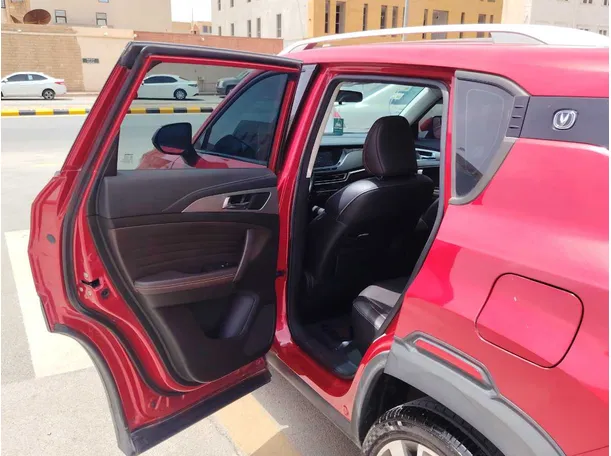 Car image 14