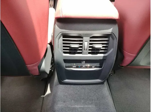 Car image 35