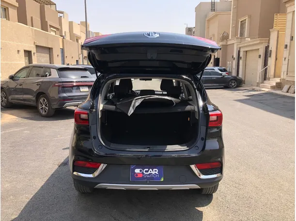 Car image 19