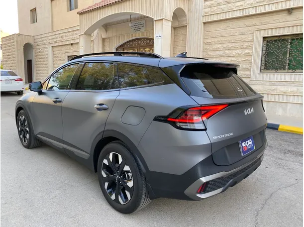 Car image 7